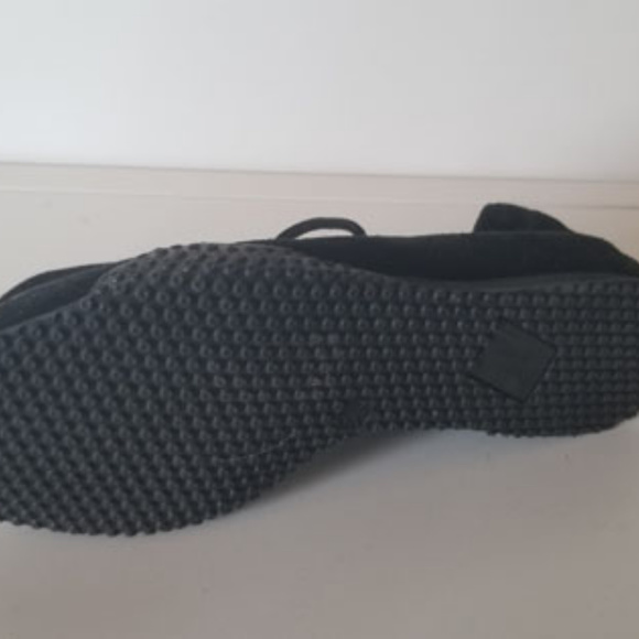 Shoes - Picture 3 of 3